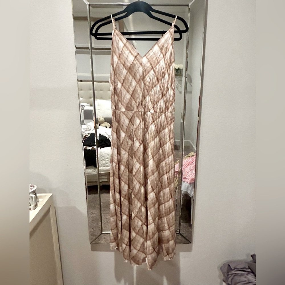 Vince dress. Perfect for the fall. Slimming with adjustable straps.